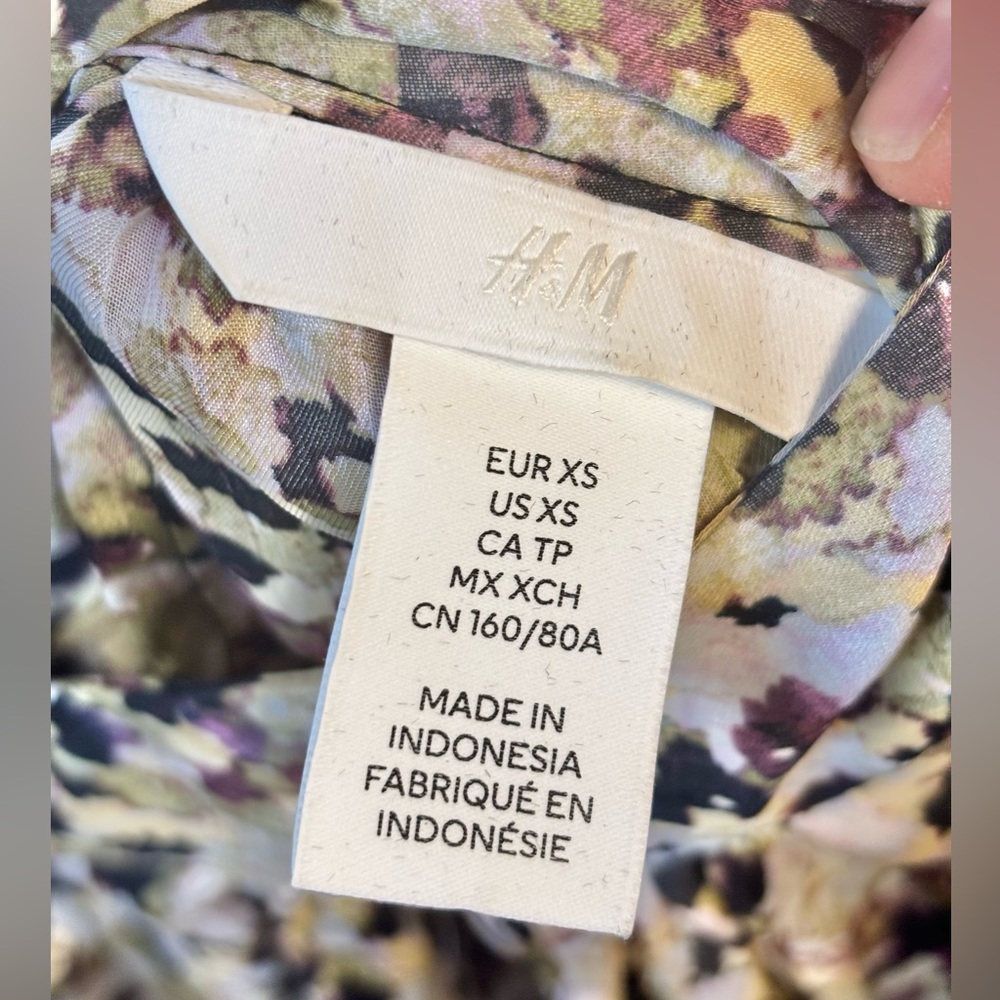 H&M Stand Up Collar Floral Print Blouse XS - Picture 7 of 8